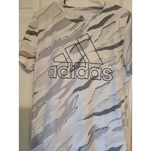 Adidas xl 18/20 boys grey and white athletic tee - Picture 2 of 5